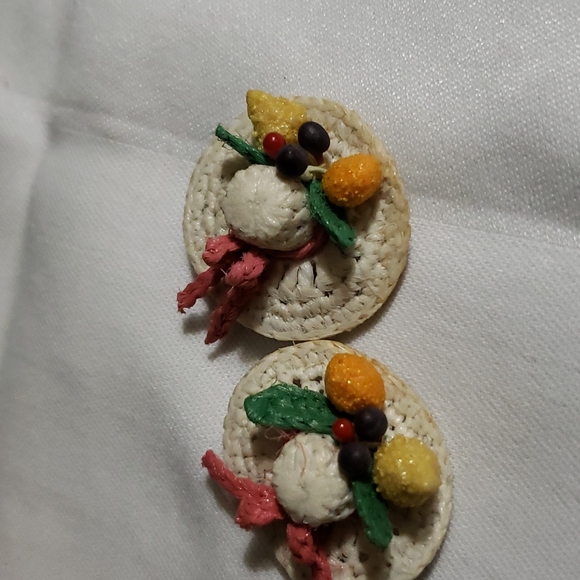 Vintage Crochet Hat Earrings - Picture 2 of 7
